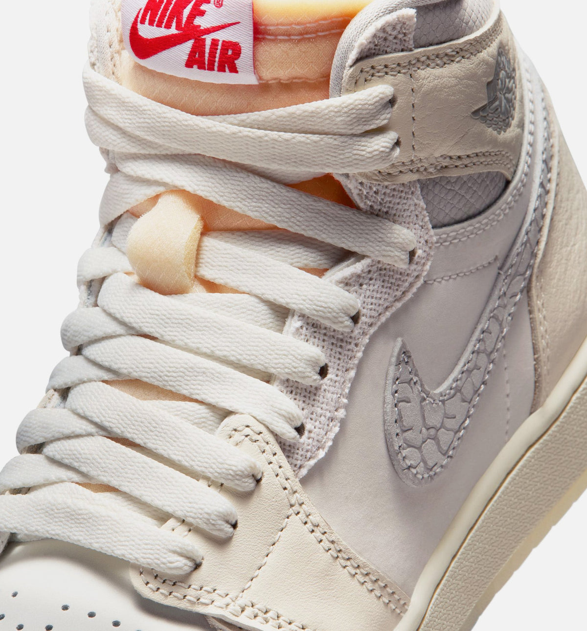 Air Jordan 1 Retro High OG Sail Grade School Shoes