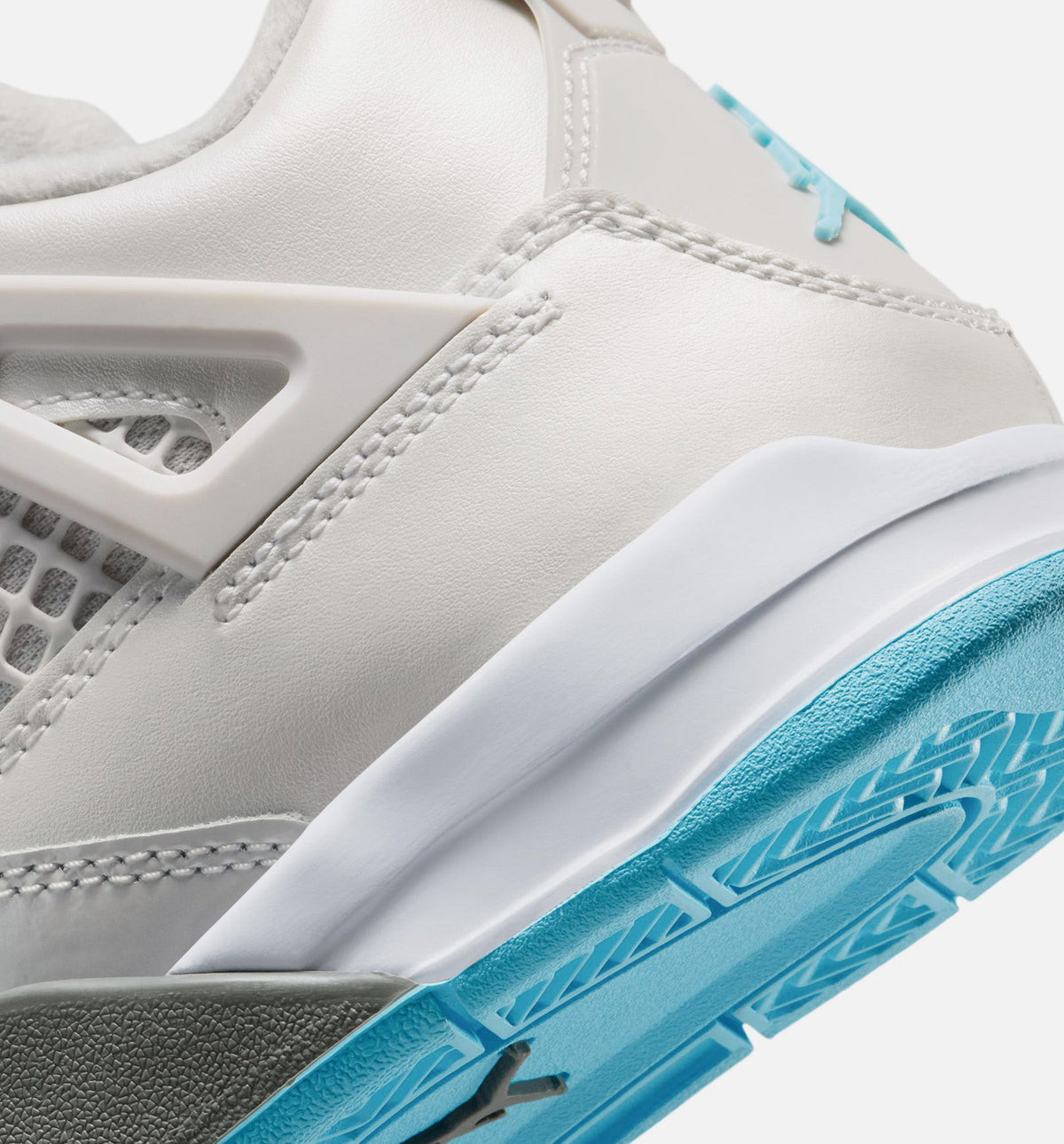 Air Jordan 4 Retro Blue Chill Preschool Lifestyle Shoes - Photon Dust / Blue Chill / Flat Pewter / White / Blue Tint